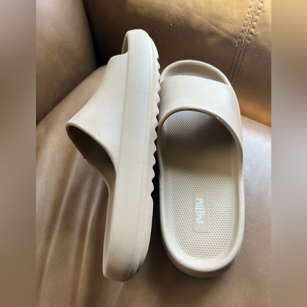 Maj-Love platform slides, perfect condition